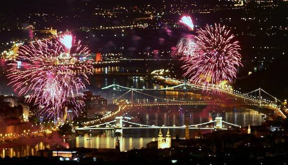 深圳國慶焰火晚會-富博包裝集體慶祝建國70周年